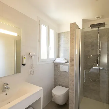 Logis St Sylvestre Ξενοδοχείο 3*